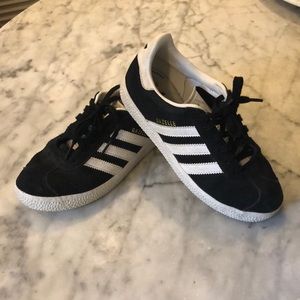 Black ADIDAS Gazelle Sneakers